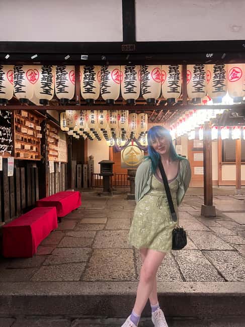 3.5h Osaka Night guided Local Bar Hopping, Sake & Karaoke - Who will enjoy this Osaka night out