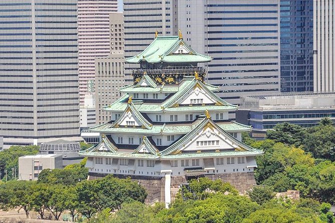 A Tour to Explore the Symbol of Osaka: Osaka Castle - Entering the Osaka Castle tower