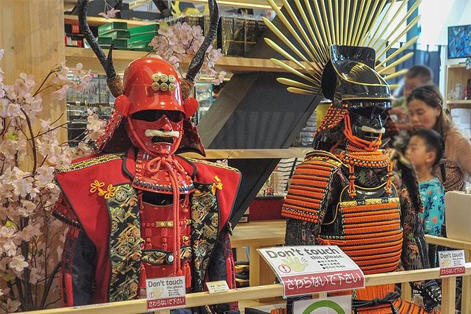 A Tour to Explore the Symbol of Osaka: Osaka Castle - Passing through Ote-mon Gate and its giant stones