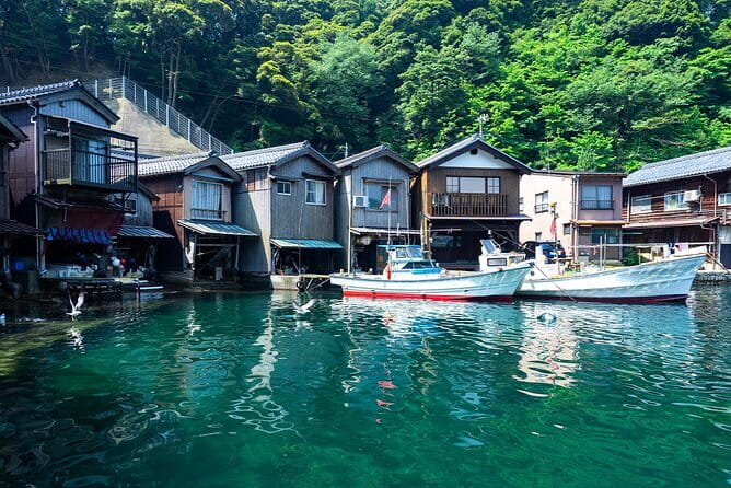 Amanohashidate & Ine Boathouse Full-Day Tour from Kyoto or Osaka - A quick stop at Chion-ji Temple
