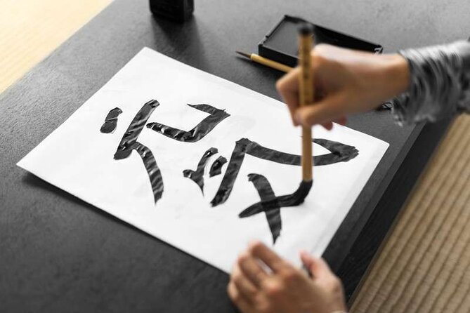 Calligraphy Workshop in Namba, Dotonbori - Meeting Nao and Getting Comfortable with Brush and Ink