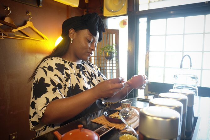 Discover Japanese Tea Blending Techniques in Osaka - The first tasting: tea, temperature, and control