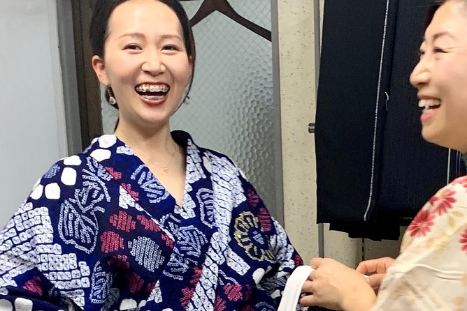 Exclusive private Yukata dressing workshop - Choosing a yukata and obi in Awaza