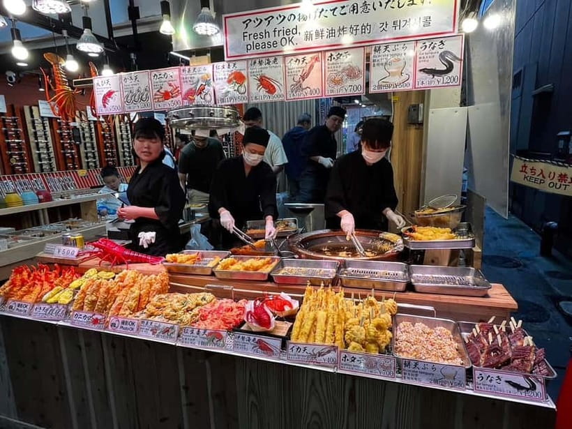 Food crawl: Discover Osaka’s soul with every step! - The guides and the value of local conversation
