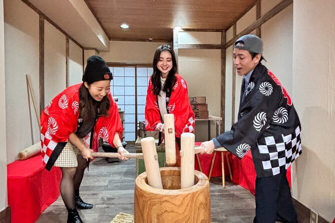 【For adult】Traditional Mochi Pounding Experience with Tasting - The Four Main Steps, From Rice to Snack