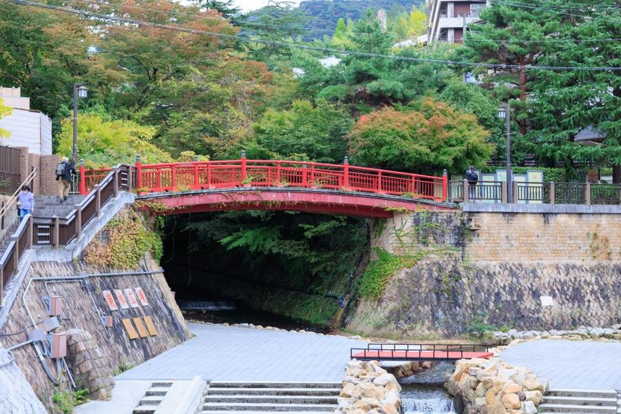 From Osaka: Himeji Castle, Arima Onsen & Mt. Rokko Day Tour - Lunch near Karoyashiki-ato Park