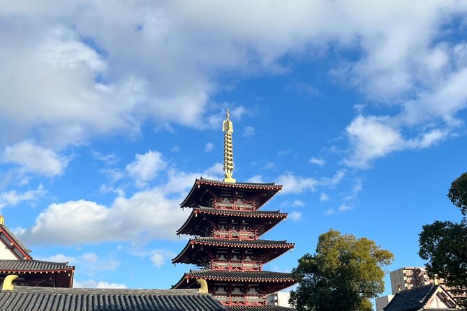 Full Day Walking Tour in Osaka Castle Temples and Ukiyoe - Trying Ukiyo-e Instead of Just Looking at It
