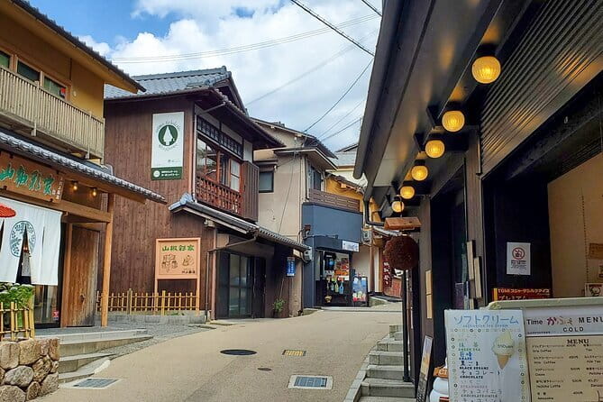 Himeji Castle, Arima Onsen & Mt. Rokko: 1-Day Bus Tour from Osaka - Kokoen adds gardens and breathing room