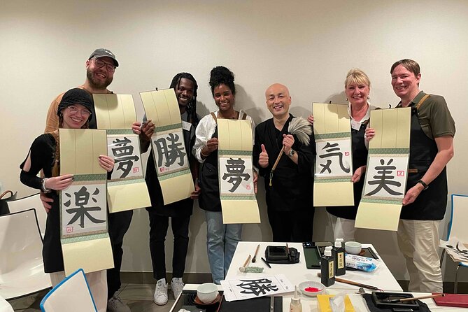 Japanese Calligraphy Experience in Osaka - Meeting Ryusho and learning the tools