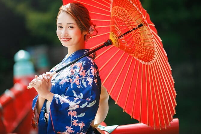 Japanese miniature kimono made with origami in Osaka - A private lesson that works for families and friends