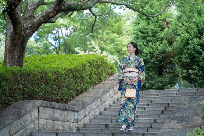 Kimono experience and Photo Session in Osaka - Keitaku-en Garden supplies the quieter portraits