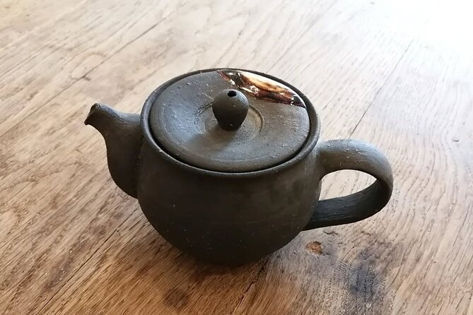 Kintsugi Workshop: Beauty in Brokenness - Filling gaps with resin
