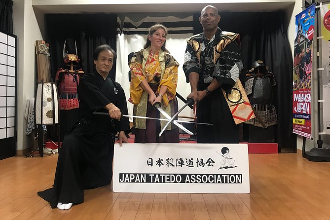 Learn The Katana 'Sword' Technique of Samurai and Ninja - The opening performance gives you a target