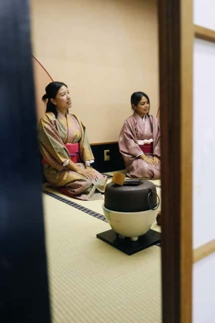 Learn Zen in a class of making Matcha tea near Osaka Castle - Why the small group matters