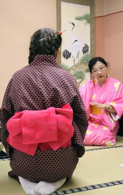 Learn Zen in a class of making Matcha tea near Osaka Castle - What the strongest praise points to