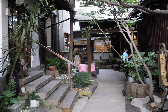 Nostalgic Osaka walk, totally different from Dotonbori - Why Karahori makes a better history lesson than another neon street