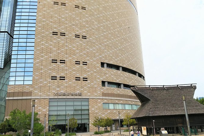 One-Day Walking Tour : Making Fun Memories in North Osaka - Exploring Osaka Castle and its samurai story