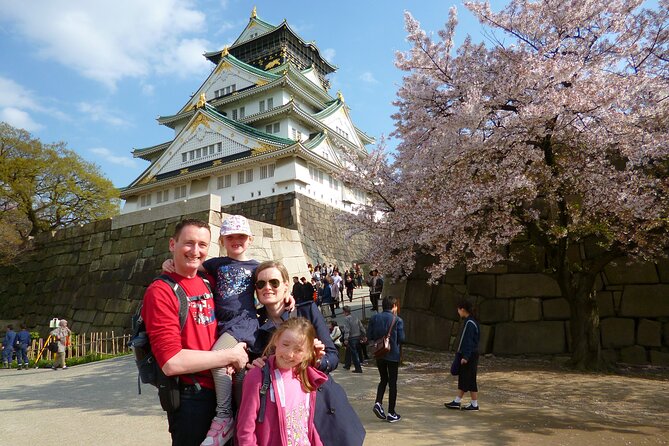 Osaka Castle and a visit to the longest shopping street in Japan - Meeting at Osaka Station and getting started