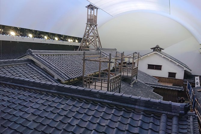 Osaka Castle & Dotonbori Lively One-Day Walking Tour - Dotonbori after the markets