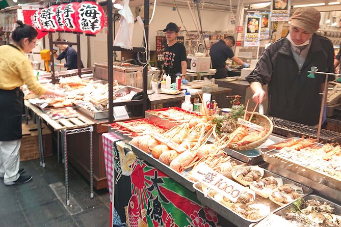 Osaka Castle & Dotonbori Lively One-Day Walking Tour - Osaka Castle and the samurai story