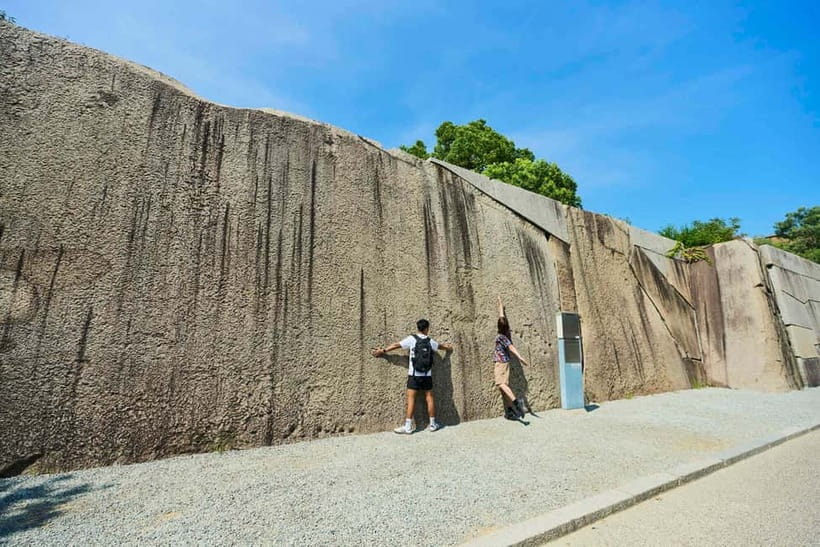 Osaka: Castle History Walking Tour / Castle Tower Admission - Moats, masugata gates, and the art of slowing an army