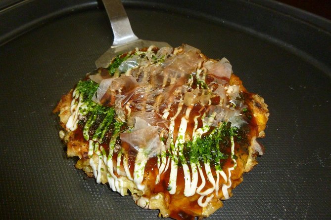 Osaka Cooking Class: Okonomiyaki &Japanese cuisines experience - Building an okonomiyaki lunch or dinner