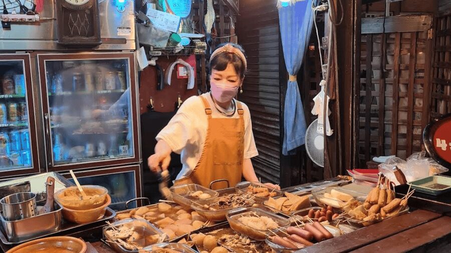 Osaka: Deep Backstreets Walking Tour with Dinner Option - Retro Osaka begins with games, markets, and old entertainment