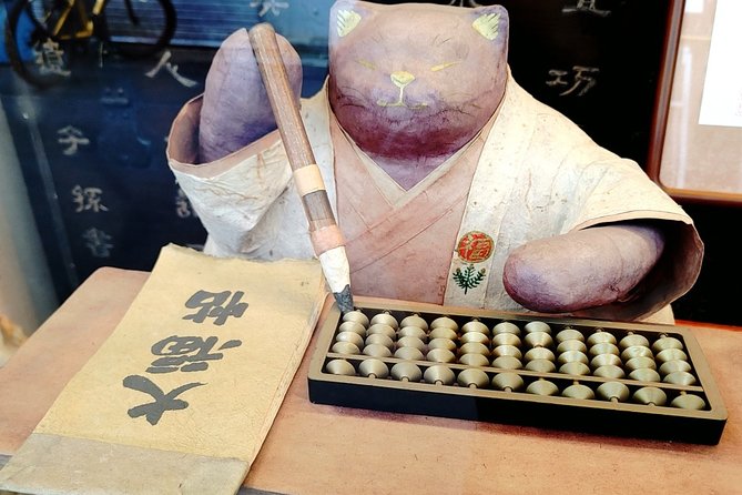 Osaka Dotonbori Daytime Food Tour - Street food and the case for takoyaki