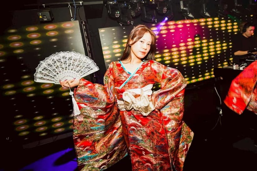 Osaka Dotonbori:GIRAFFE Nightclub Ticket with Drink/VIP Plan - VIP tables and bottle packages