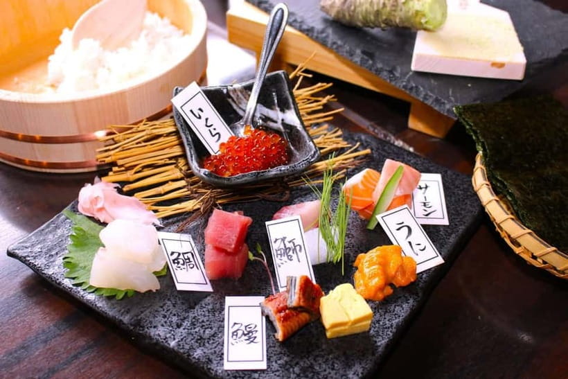 Osaka Dotonbori: Hand Roll Sushi Experience - A quiet sushi lesson in the middle of Dotonbori