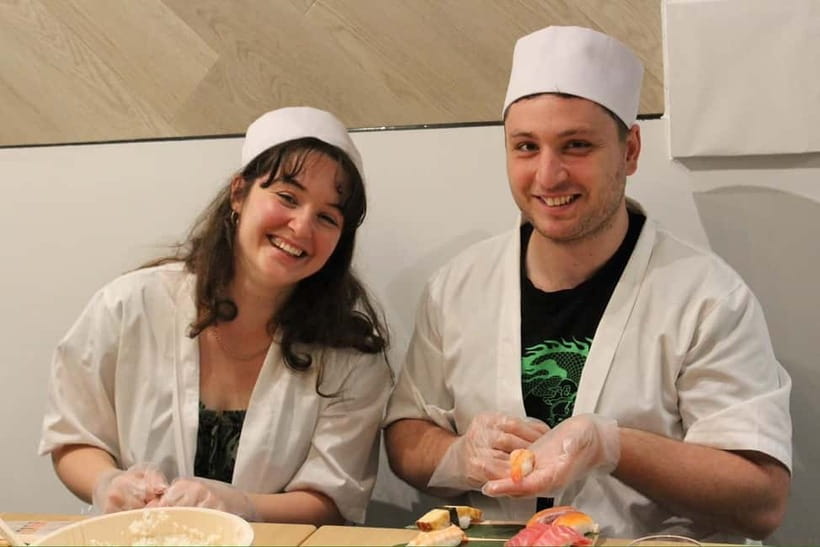 Osaka Dotonbori: Vegan/Vegetarian Sushi Making Experience - Step one: seasoning the shari