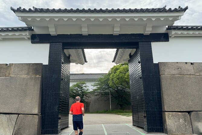 Osaka Early Morning Osaka Castle Tour Avoid Crowds - Walking through Osaka Castle Park