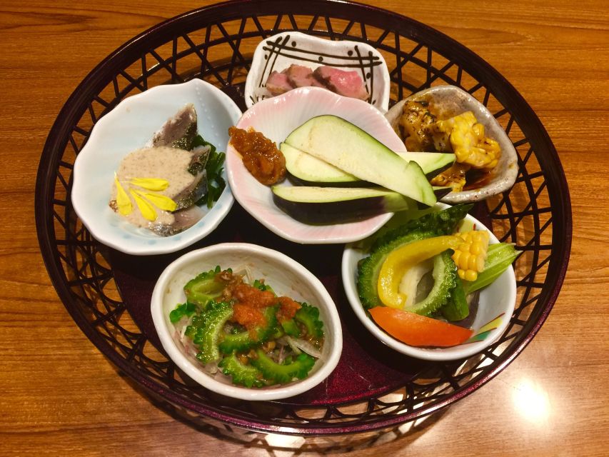 Osaka: Food Tour at Night with Tastings - A Japanese pub and the value of local stories