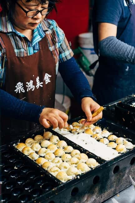 Osaka: Food Tour Kuromon Market & Dotonbori with Guide - Why this Osaka food walk works