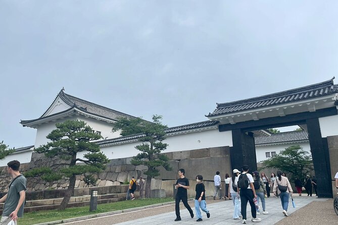 Osaka Full-Day Experience with Castle, Kushikastu and Temple - Taking the JR Loop Line to Shinsekai