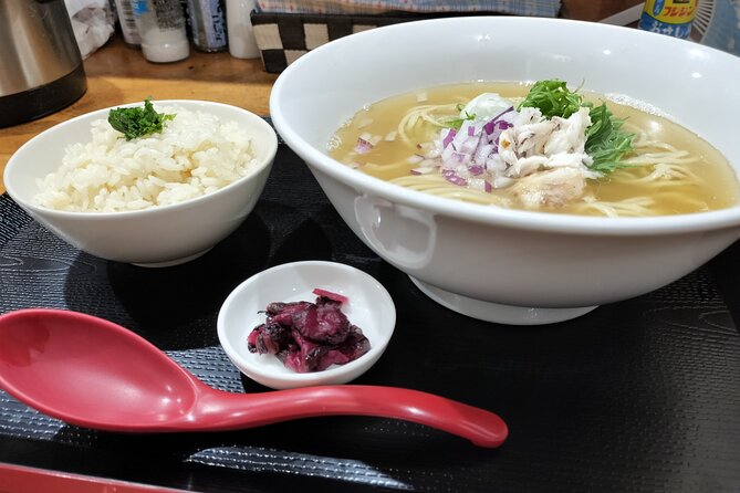 Osaka Half-day E-bike Adventure: Minoh Falls & Katsuoji Temple - Descending to the 33-meter Minoh Falls