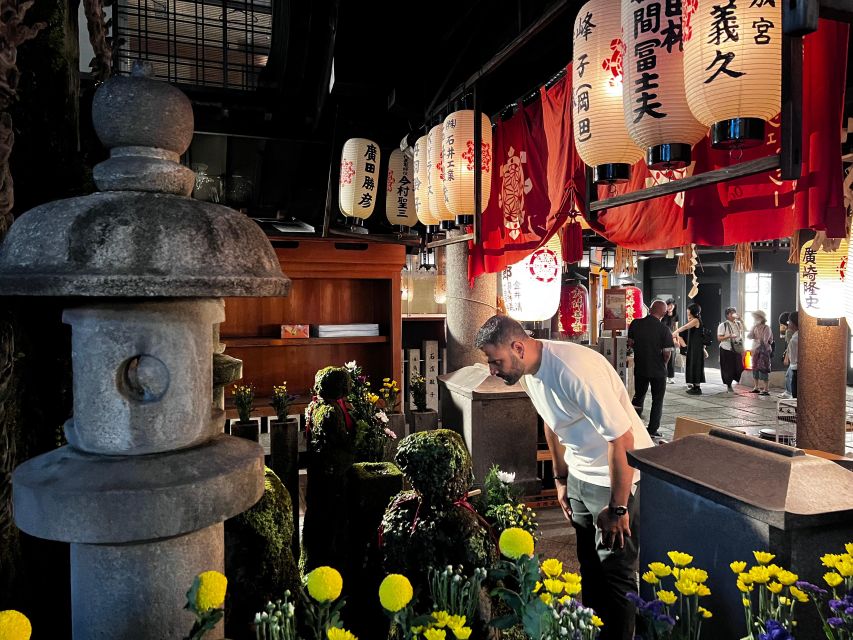 Osaka: Izakaya Bars Guided Walking Tour - The guides make or break a small-group night