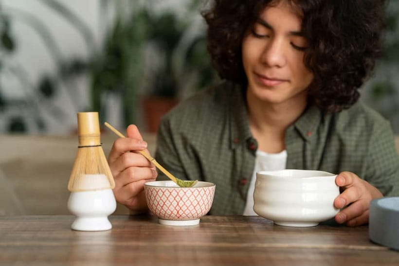 Osaka; Japanese Tea ceremony experience, Macha and Sencha - Watching the matcha preparation