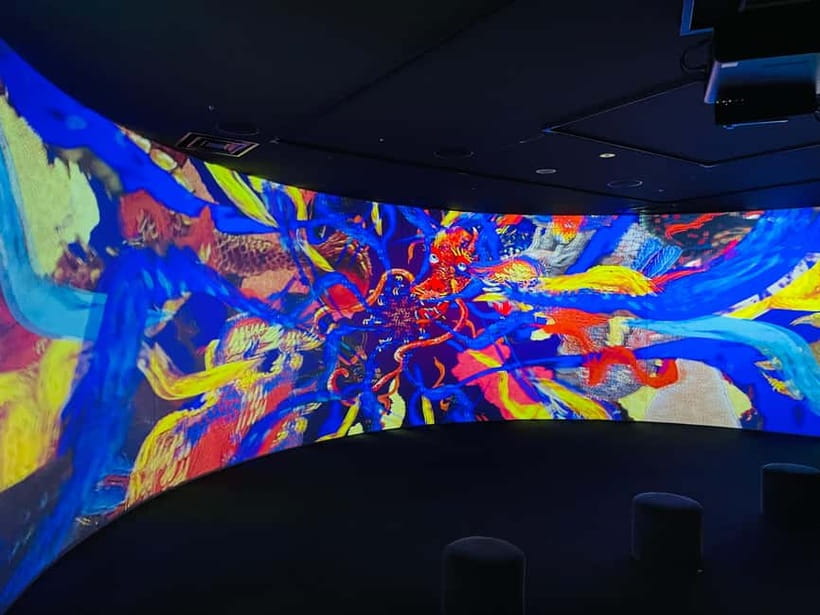 Osaka: Koji Kinutani Tenku Art Museum Entry Ticket - The Tenku Gallery is made for photos