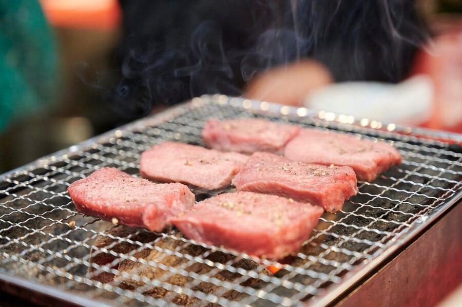 Osaka: Kuromon Market 1.5-Hour Seafood & Street Food Tour - How much food should you expect?