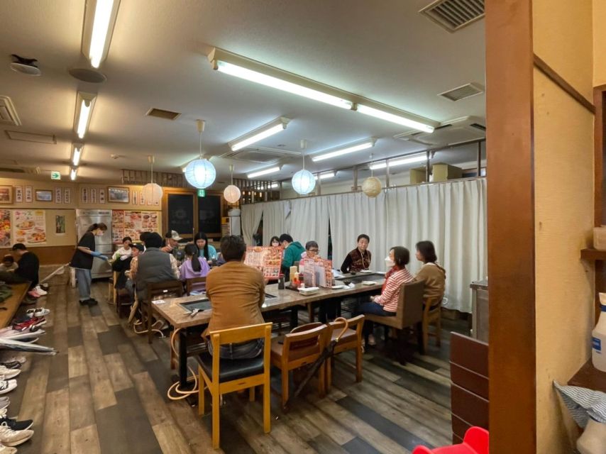 Osaka: Local Foodie Tour in Dotonbori and Shinsekai - What the guides add to the evening