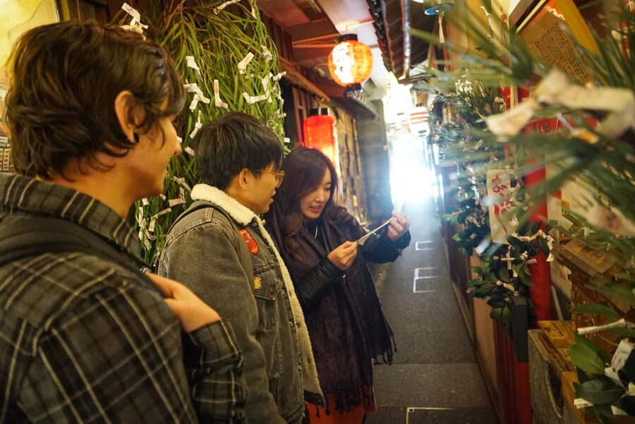 Osaka: Local Foodie Tour in Dotonbori and Shinsekai - The 1.2-meter food alley and a quiet temple