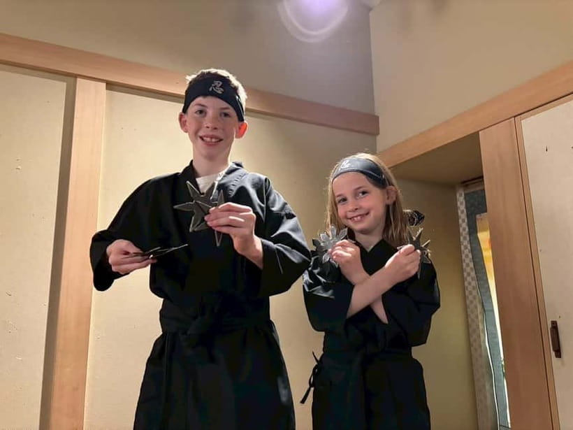 Osaka: Ninja Experience Cafe in Dotonbori - Taking Photos Like a Ninja