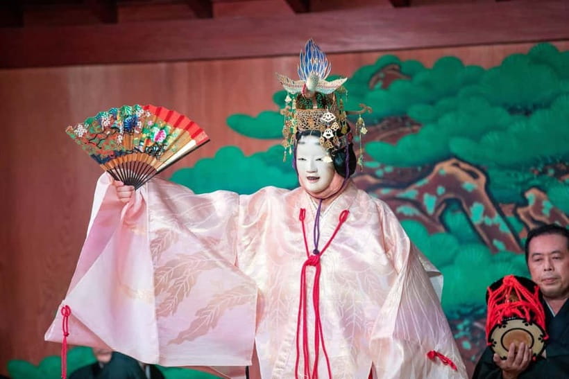 Osaka: Noh Performance with English Subtitles and Workshop - Why Noh works best as a guided first encounter