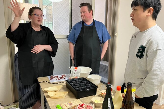 Osaka Okonomiyaki Cooking Class "Learn here and make it at home" - Eating What You Made for One Full Hour