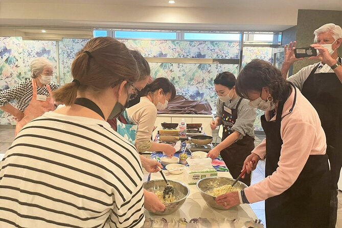 Osaka Okonomiyaki Cooking Experience! - A two-hour itinerary with real participation