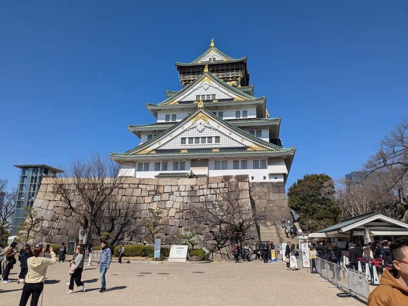 Osaka: Osaka Castle Guided Tour with Local Guide - Meeting at the castle’s main entrance