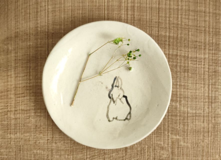 Osaka: Private Ceramic Painting Workshop - Choosing a design for your dish