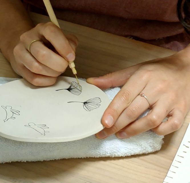 Osaka: Private Ceramic Painting Workshop - Language options and cultural conversation