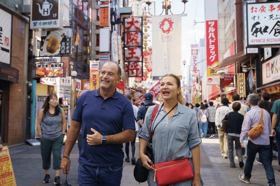 Osaka Private Custom Tour with Local Guide - Meeting your guide in Osaka city